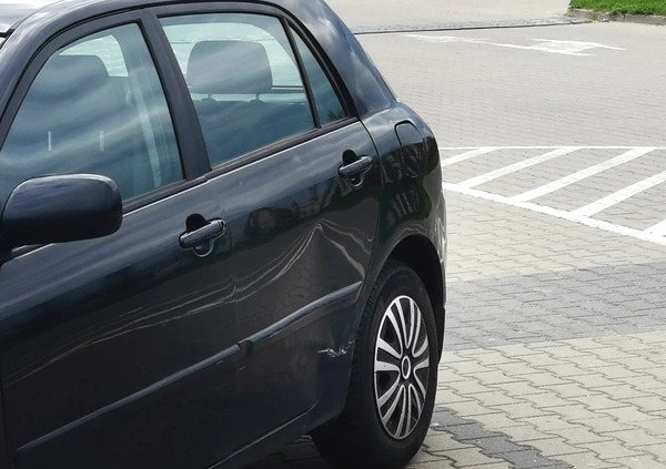Toyota Corolla cena 15000 przebieg: 137500, rok produkcji 2005 z Warszawa małe 466